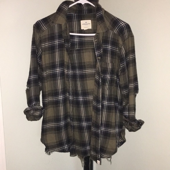 American Eagle Outfitters Tops - American eagle 🦅 Distressed Flannel